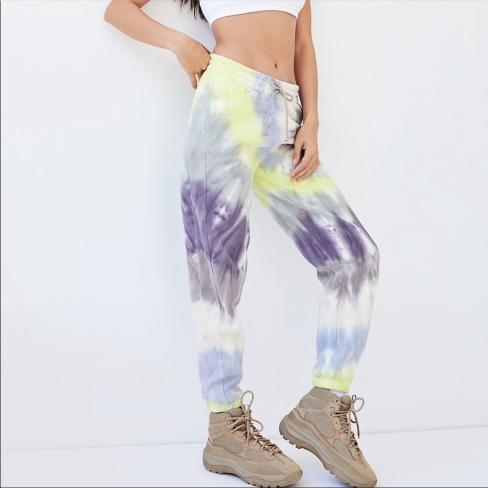 Aritzia sweats